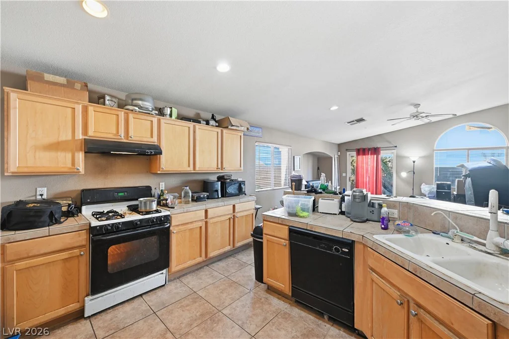 7674 Rainbow Cove, Las Vegas, NV 89131