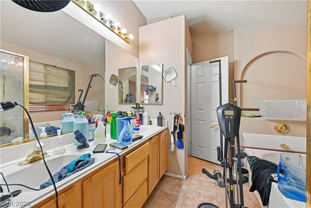 7674 Rainbow Cove, Las Vegas, NV 89131
