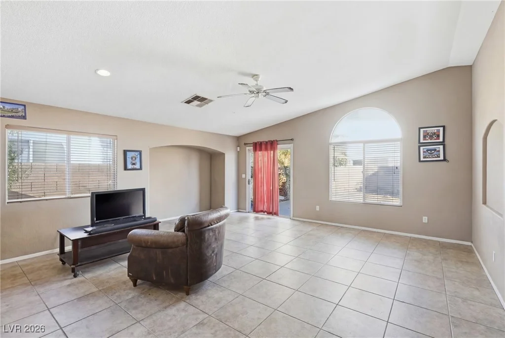 7674 Rainbow Cove, Las Vegas, NV 89131