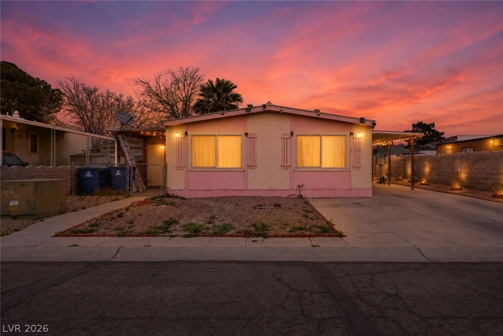 3802 Pecan, Las Vegas, NV 89115