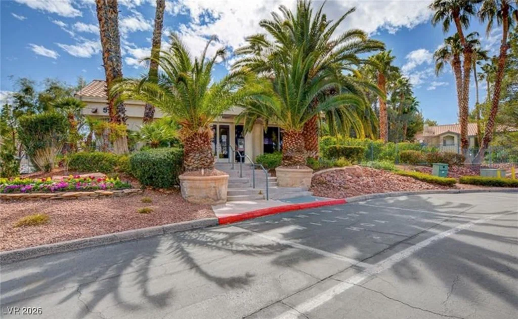 5222 Mandalay Springs, Las Vegas, NV 89120
