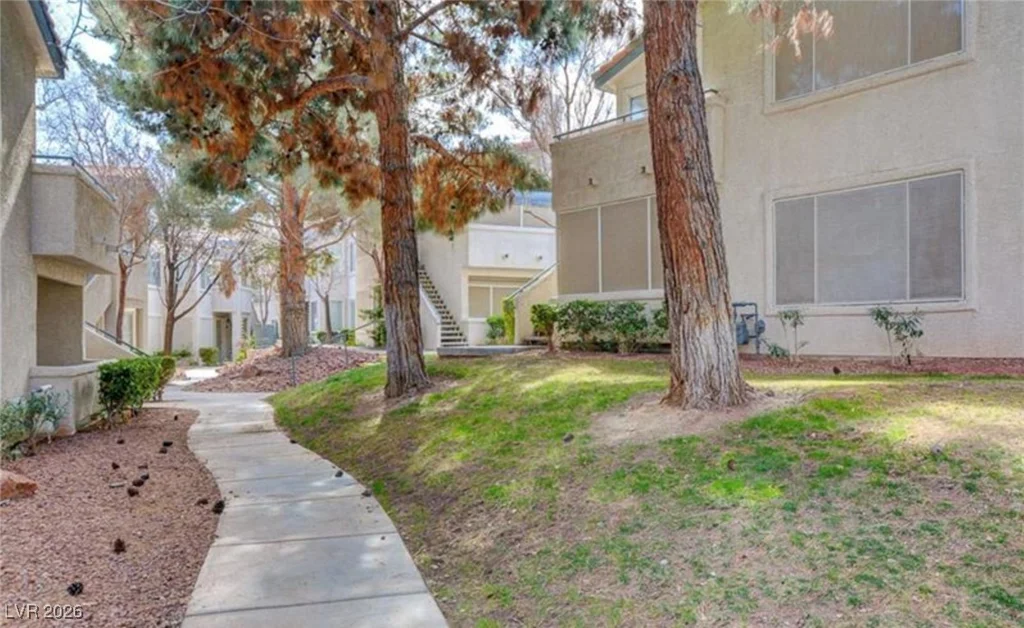 5222 Mandalay Springs, Las Vegas, NV 89120