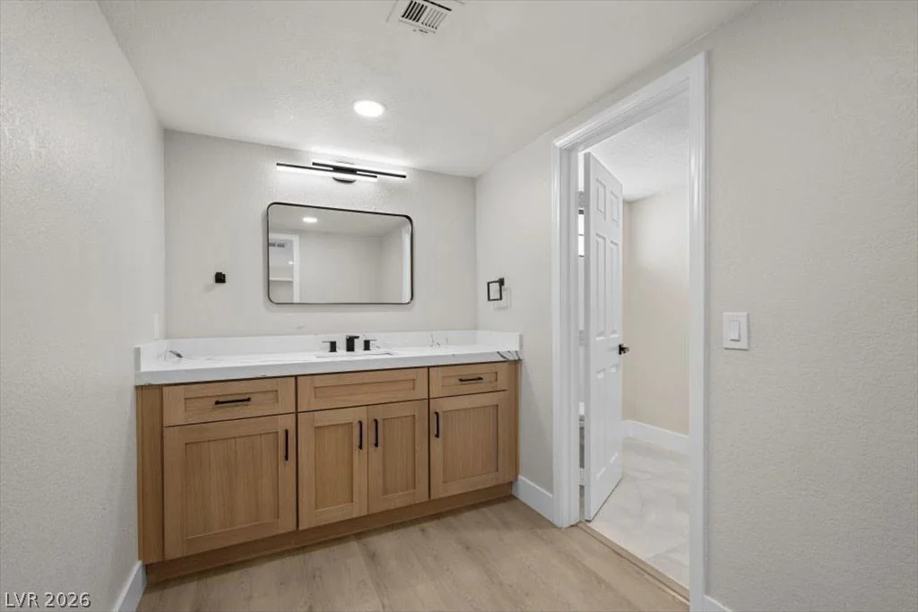 3382 Montessouri, Las Vegas, NV 89117