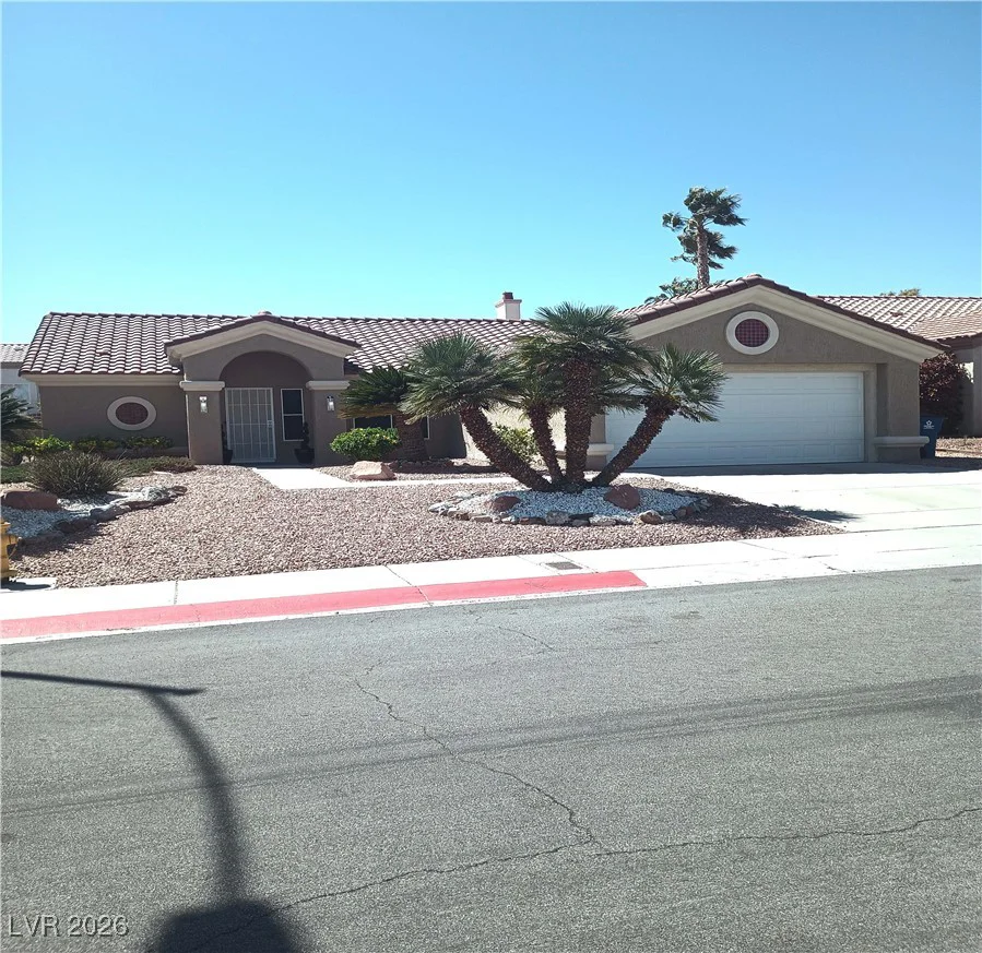 10033 Woodhouse, Las Vegas, NV 89134