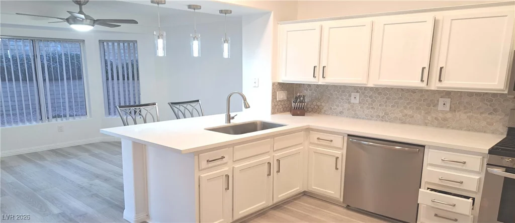 10033 Woodhouse, Las Vegas, NV 89134