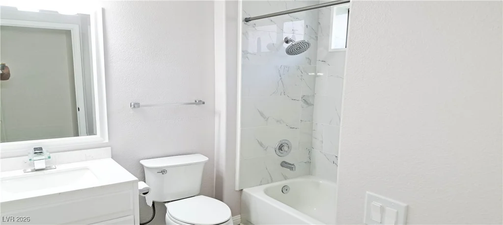 10033 Woodhouse, Las Vegas, NV 89134