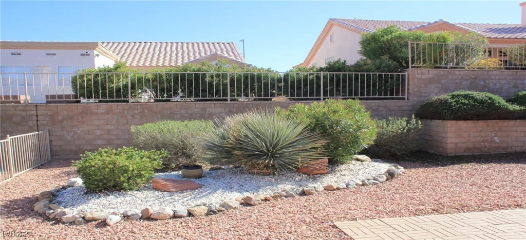 10033 Woodhouse, Las Vegas, NV 89134
