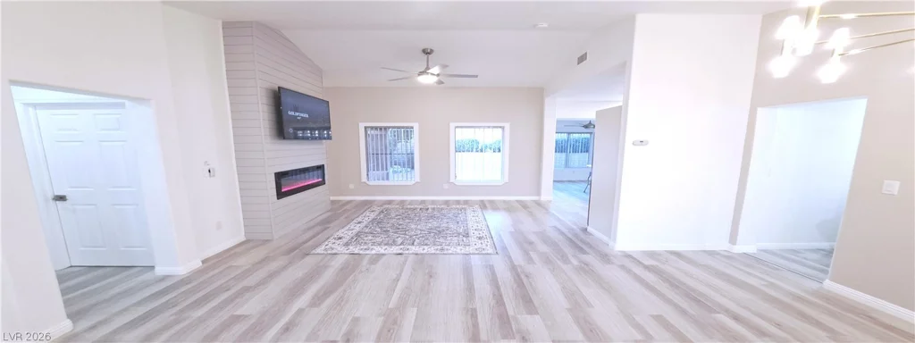 10033 Woodhouse, Las Vegas, NV 89134