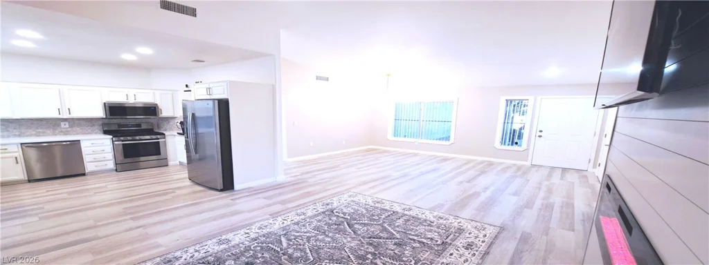 10033 Woodhouse, Las Vegas, NV 89134
