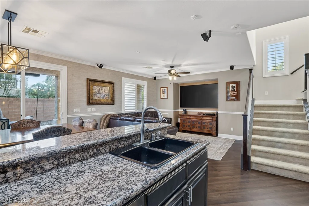 1085 Robin Leaf, Las Vegas, NV 89138