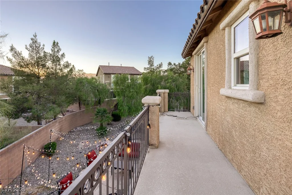 1085 Robin Leaf, Las Vegas, NV 89138