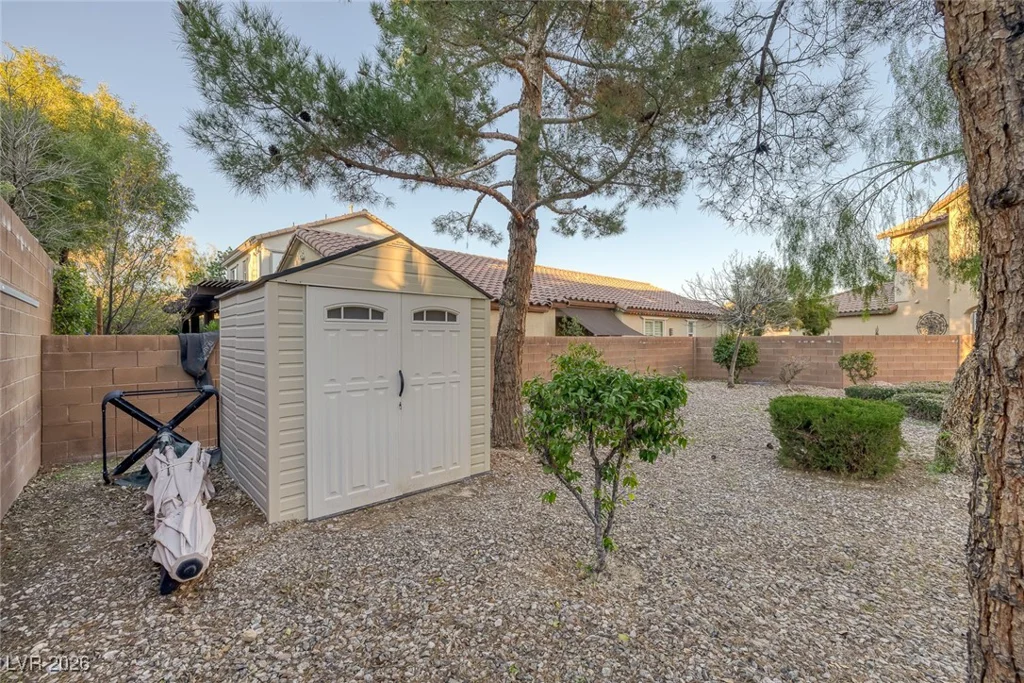 1085 Robin Leaf, Las Vegas, NV 89138