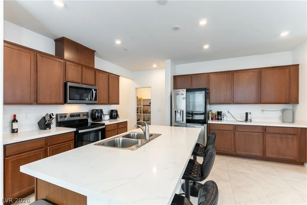 1990 Majalis, Las Vegas, NV 89106