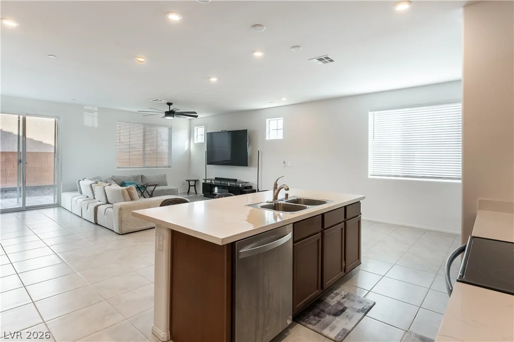 1990 Majalis, Las Vegas, NV 89106