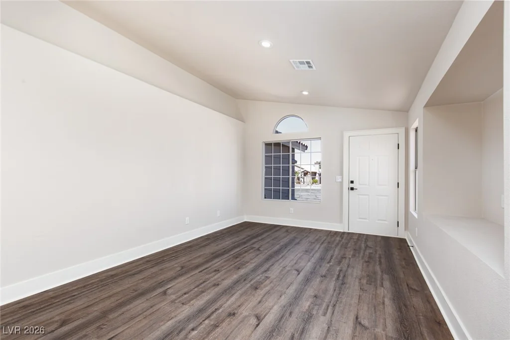 7141 Desert Clover, Las Vegas, NV 89129