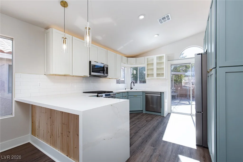 7141 Desert Clover, Las Vegas, NV 89129