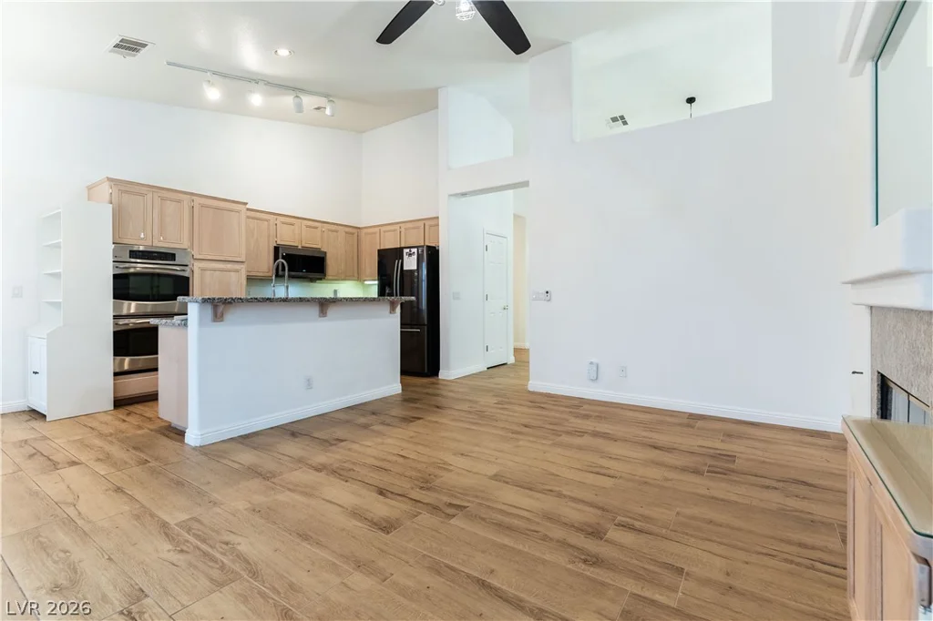 8863 Mia Moore, Las Vegas, NV 89147