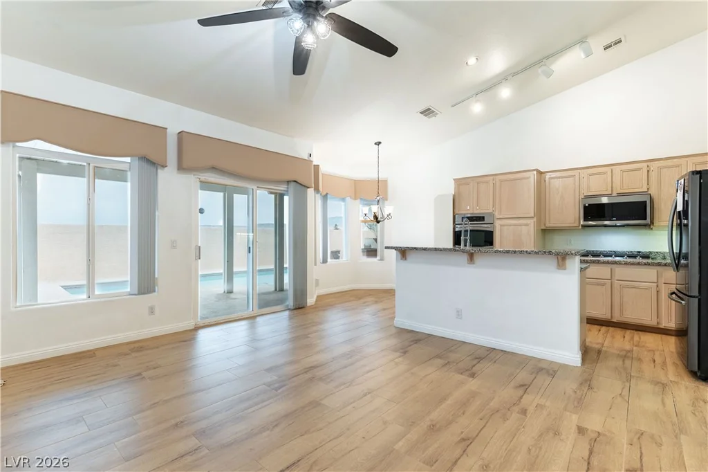 8863 Mia Moore, Las Vegas, NV 89147