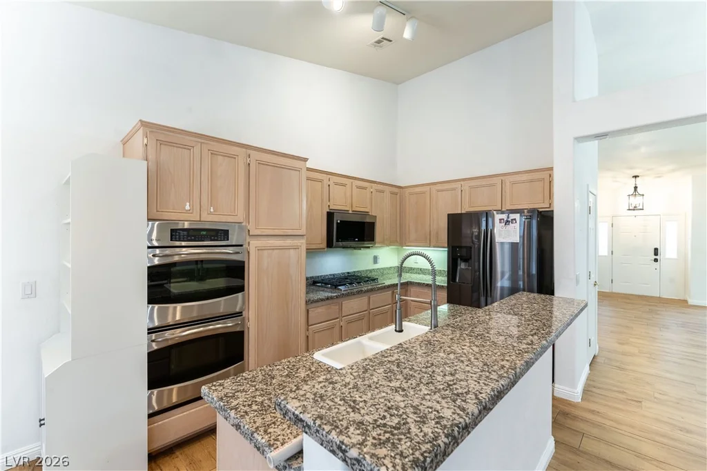 8863 Mia Moore, Las Vegas, NV 89147