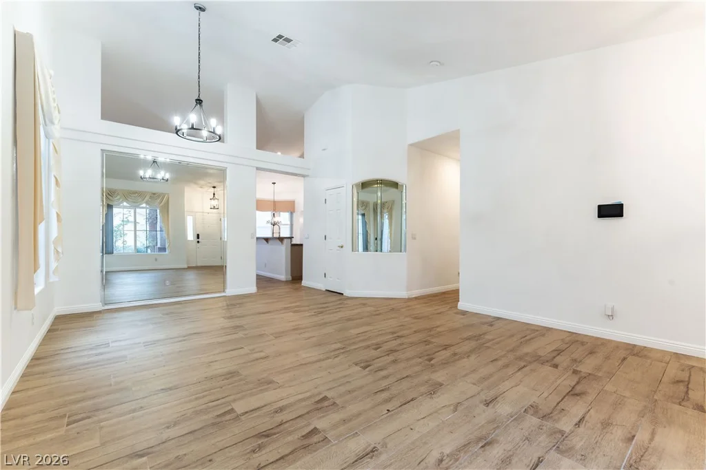8863 Mia Moore, Las Vegas, NV 89147