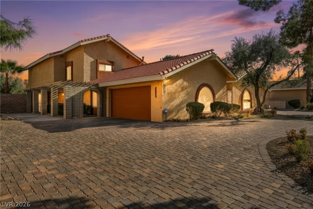 2930 Bel Air, Las Vegas, NV 89109