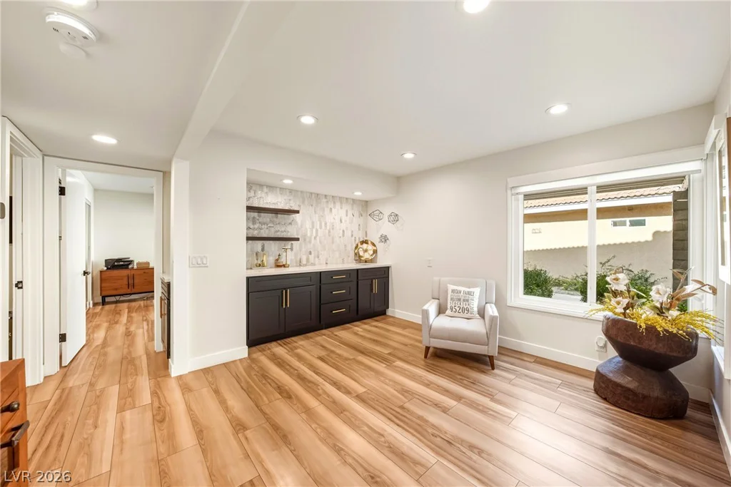 2930 Bel Air, Las Vegas, NV 89109