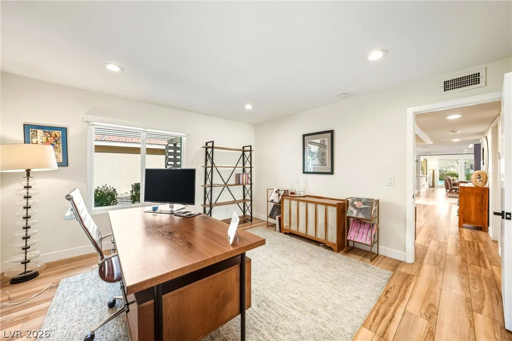 2930 Bel Air, Las Vegas, NV 89109