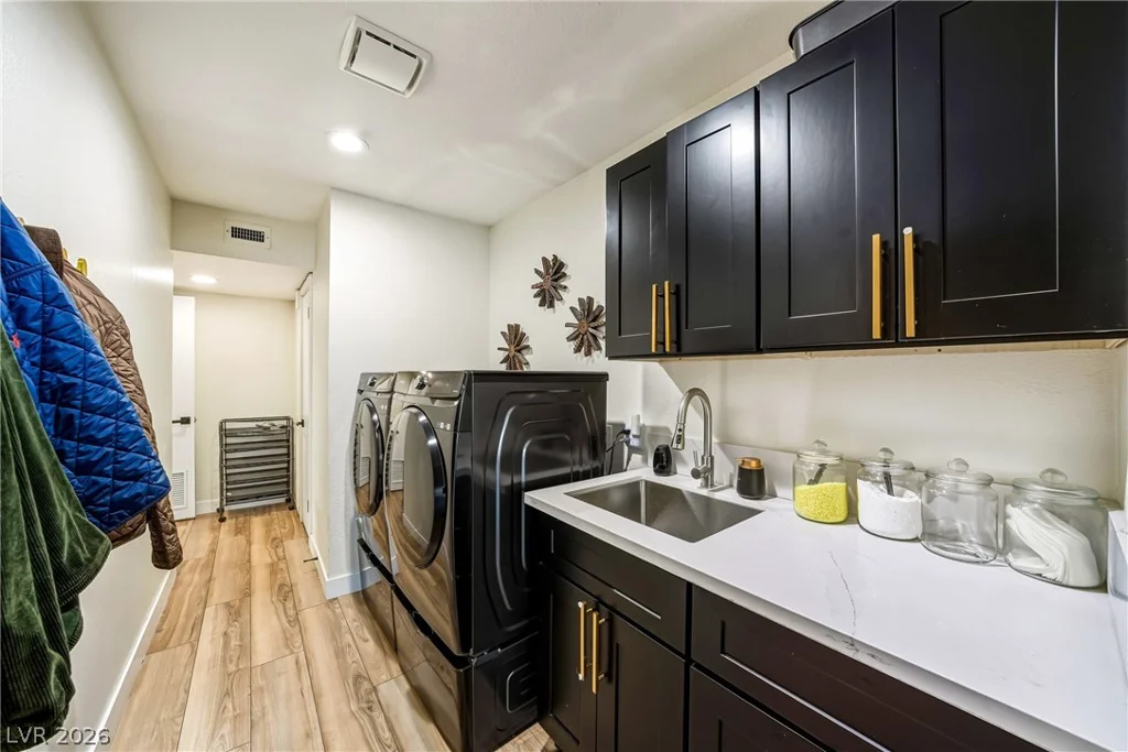 2930 Bel Air, Las Vegas, NV 89109