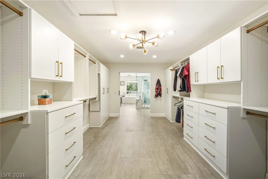 2930 Bel Air, Las Vegas, NV 89109