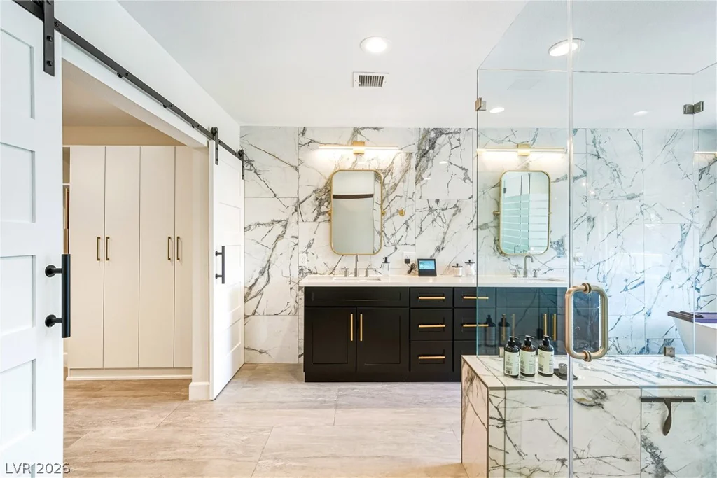 2930 Bel Air, Las Vegas, NV 89109