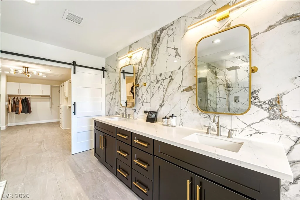2930 Bel Air, Las Vegas, NV 89109
