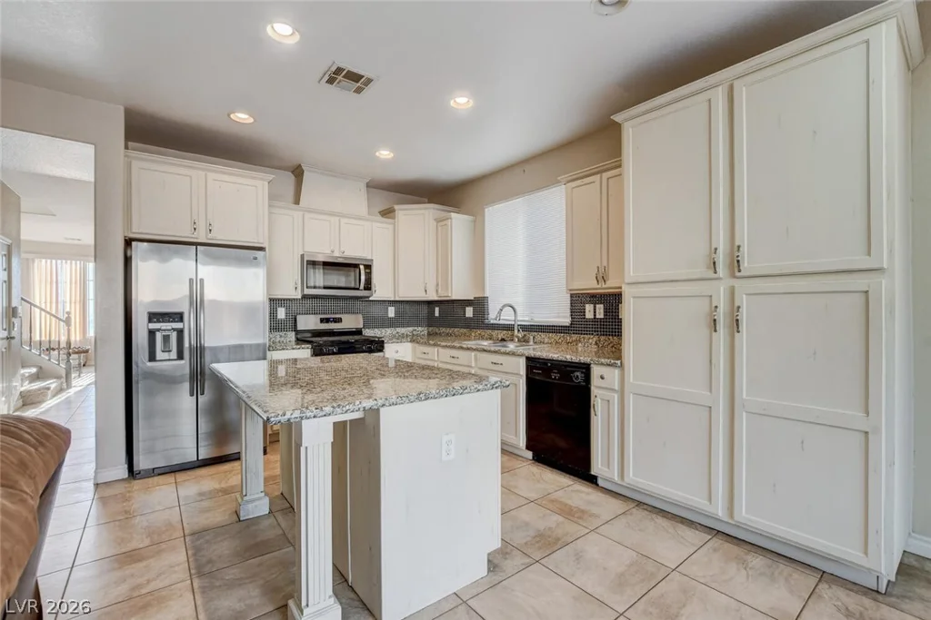 540 Big Lake, Henderson, NV 89002