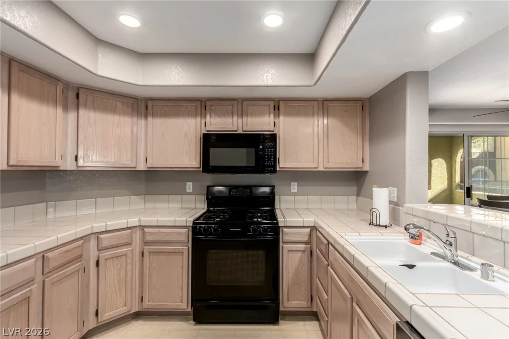 7950 Flamingo, Las Vegas, NV 89147