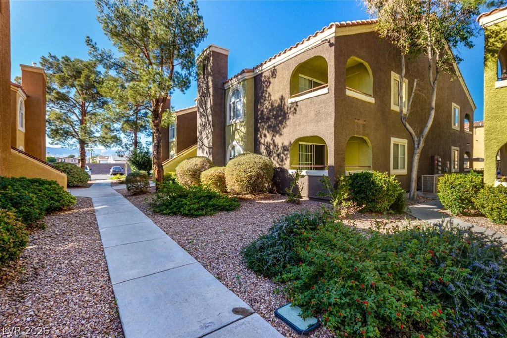 7950 Flamingo, Las Vegas, NV 89147