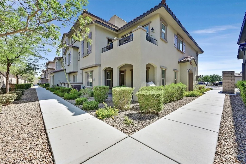 97 Lomita Heights, Las Vegas, NV 89138
