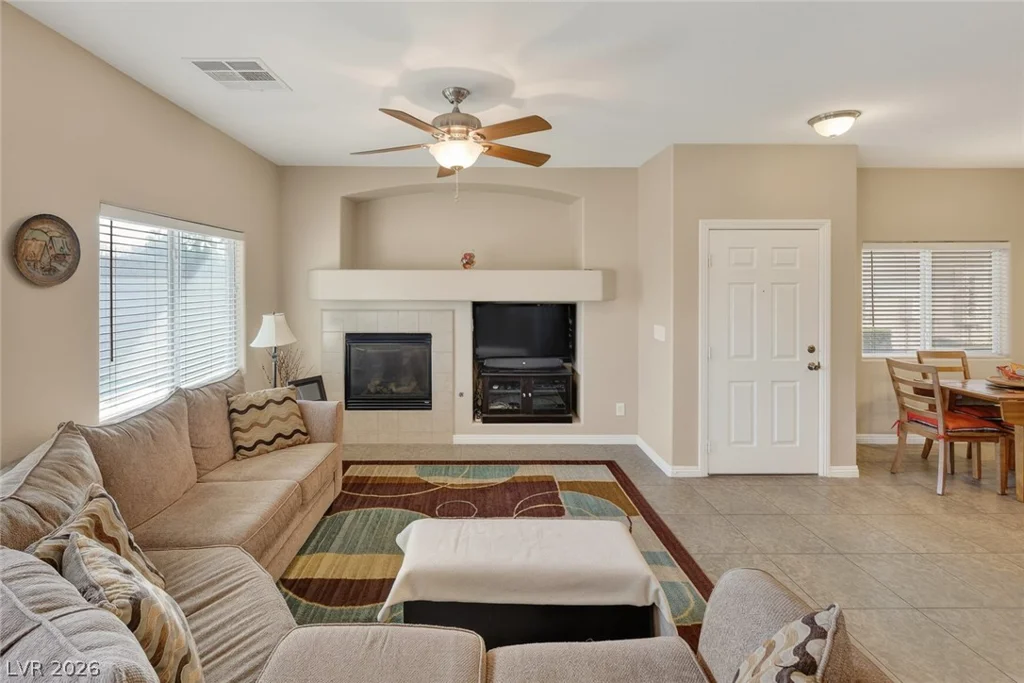 8725 Traveling Breeze, Las Vegas, NV 89178