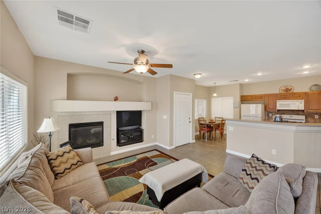 8725 Traveling Breeze, Las Vegas, NV 89178