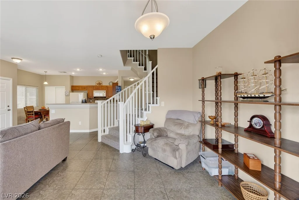 8725 Traveling Breeze, Las Vegas, NV 89178