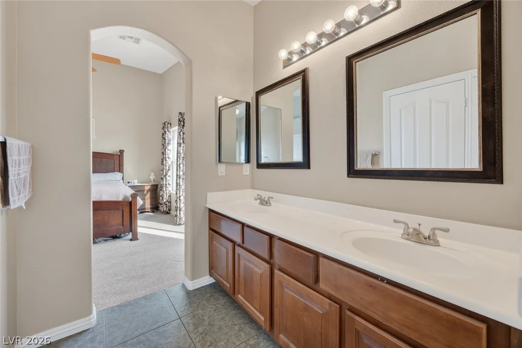 8725 Traveling Breeze, Las Vegas, NV 89178