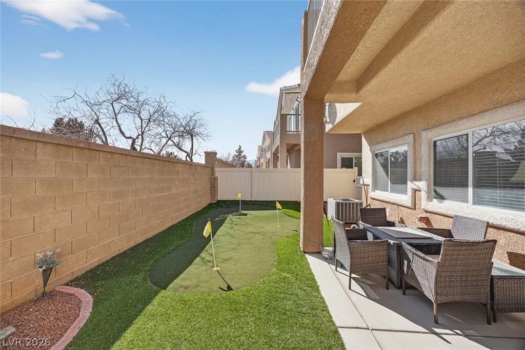 8725 Traveling Breeze, Las Vegas, NV 89178