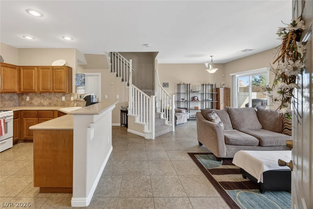 8725 Traveling Breeze, Las Vegas, NV 89178