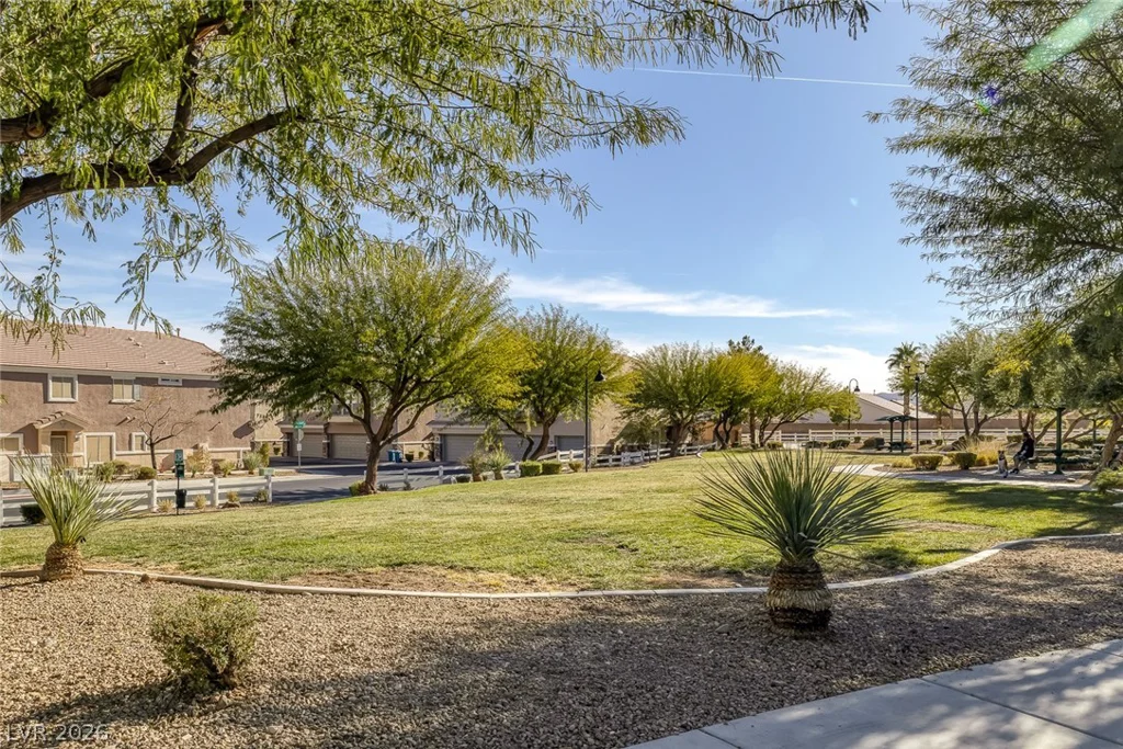 8725 Traveling Breeze, Las Vegas, NV 89178