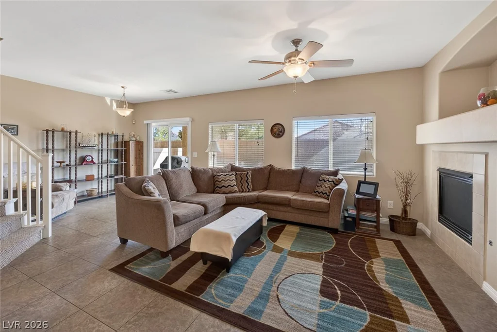8725 Traveling Breeze, Las Vegas, NV 89178