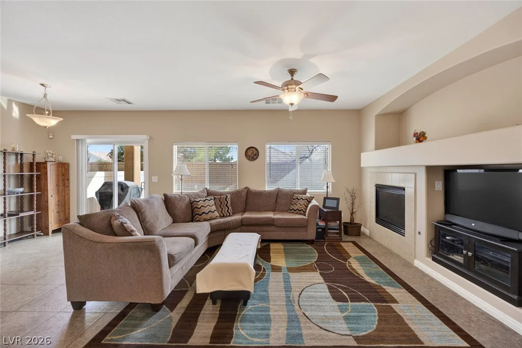 8725 Traveling Breeze, Las Vegas, NV 89178