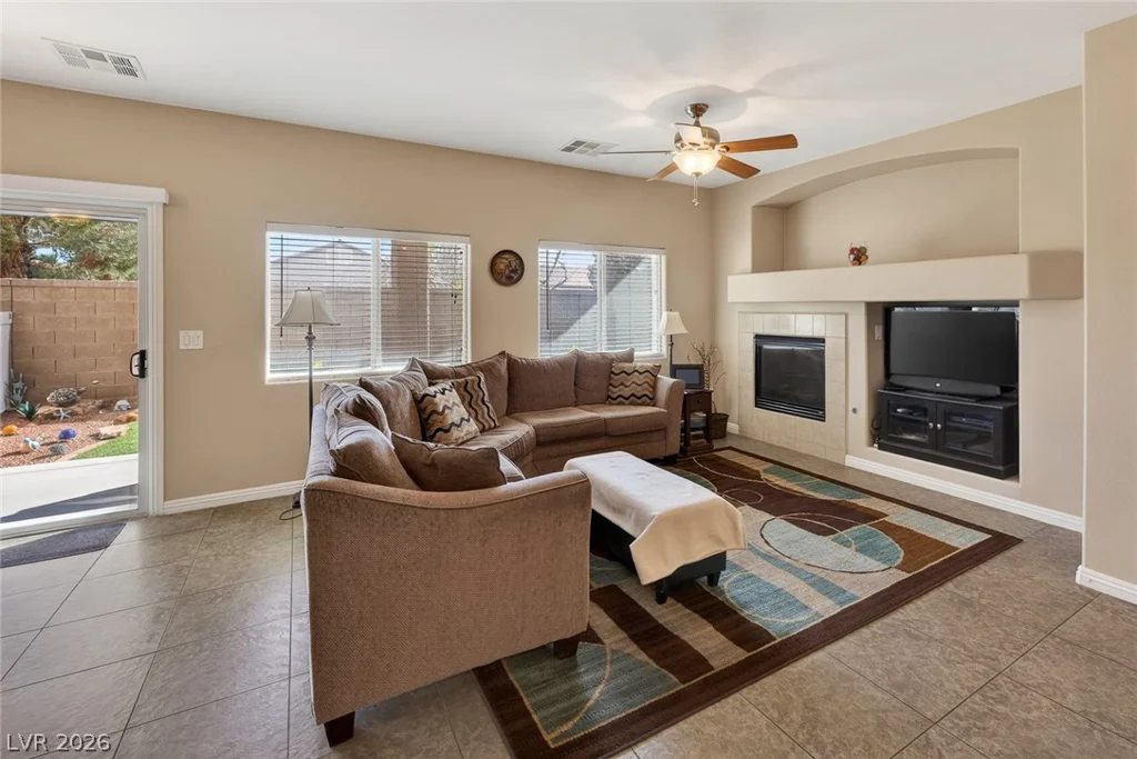 8725 Traveling Breeze, Las Vegas, NV 89178