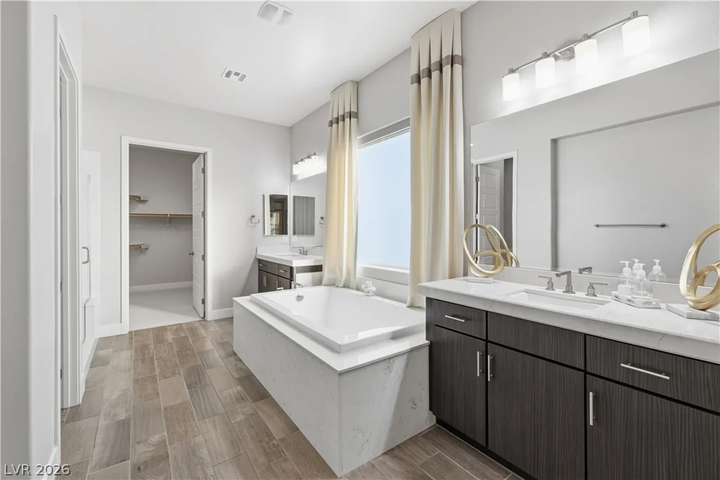 5565 Grand Canyon, Las Vegas, NV 89149