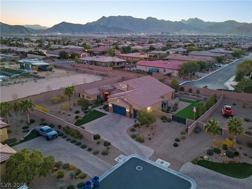 5565 Grand Canyon, Las Vegas, NV 89149