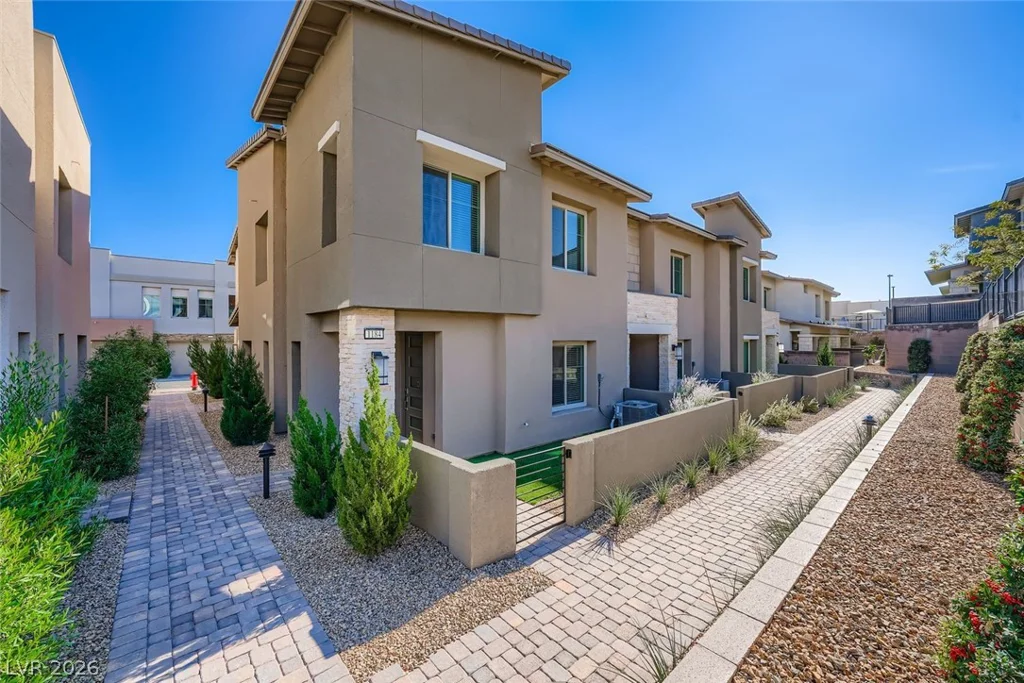 600 Carriage Hill, Las Vegas, NV 89138