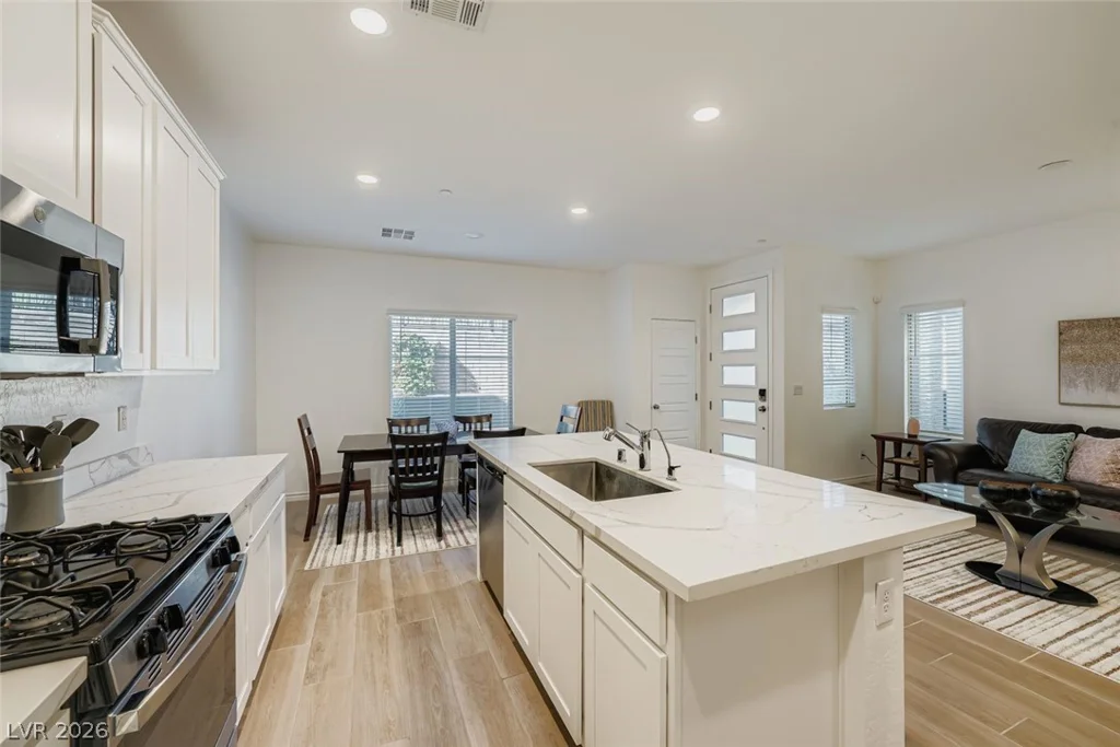 600 Carriage Hill, Las Vegas, NV 89138