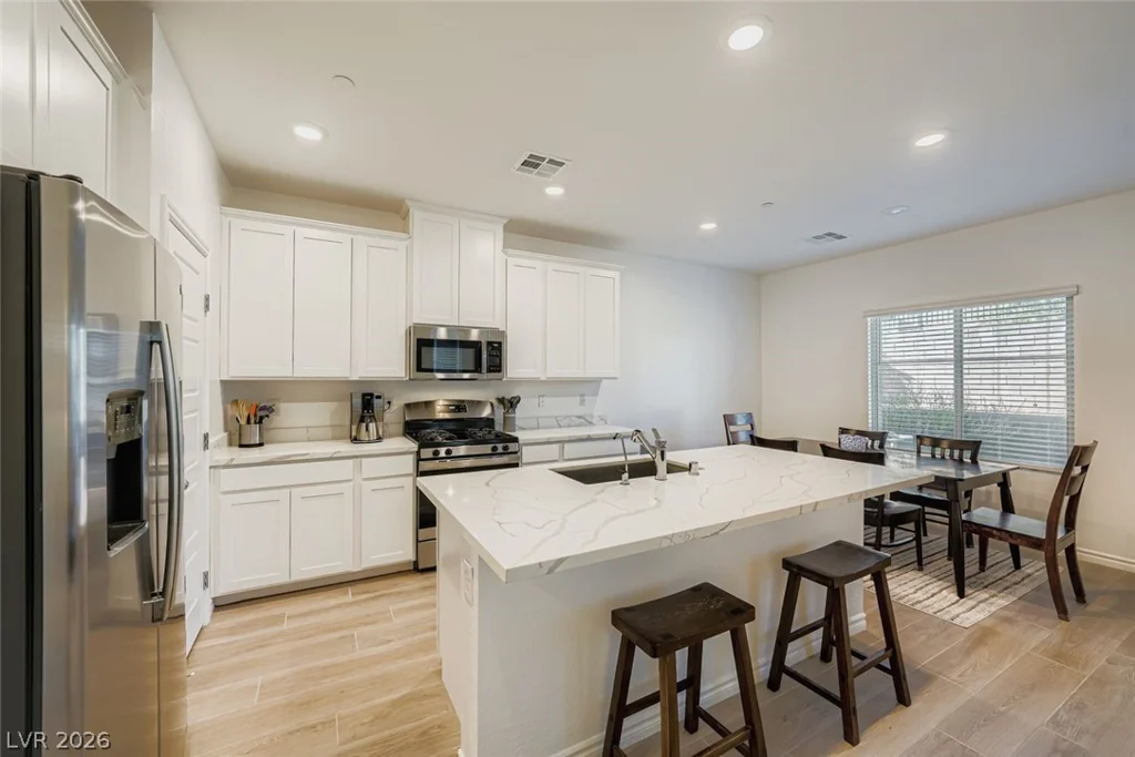 600 Carriage Hill, Las Vegas, NV 89138